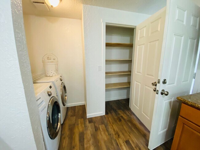 Building Photo - Wilson Duplex