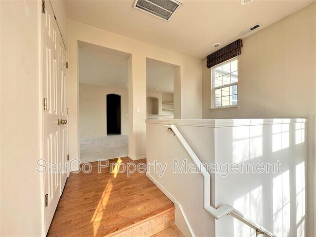 Building Photo - 1867 NE Ashberry Dr