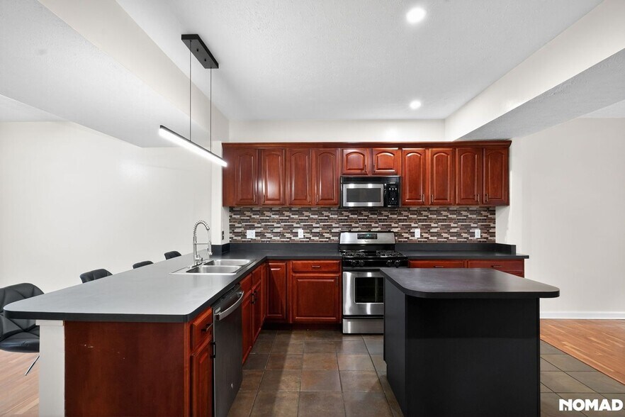 Building Photo - 5307 Herman Ave