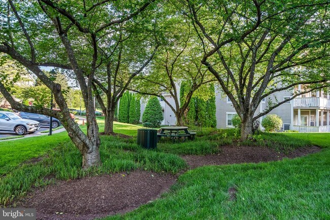 Building Photo - 14301 Grape Holly Grove