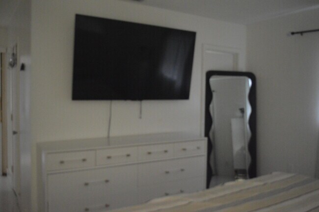 Building Photo - 896 SW 64th Terrace