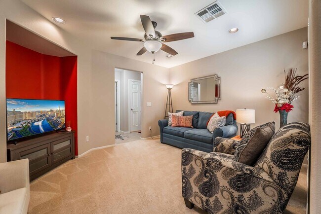 Building Photo - CHARMING FULLY FURNISHED 2 BEDROOM!