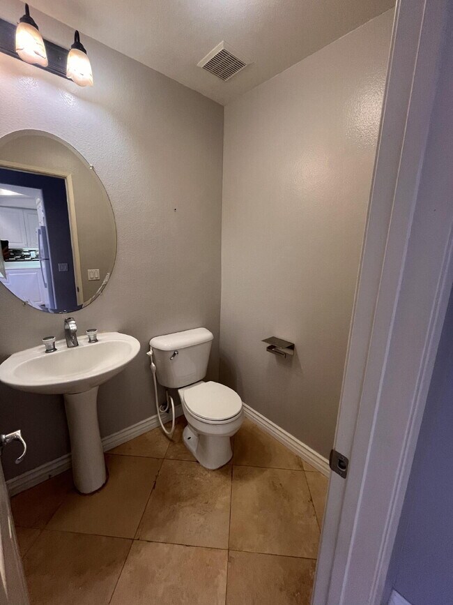 Building Photo - $3,800 - 2 Bed / 2.5 Bath Townhouse in the Crest Del Mar community