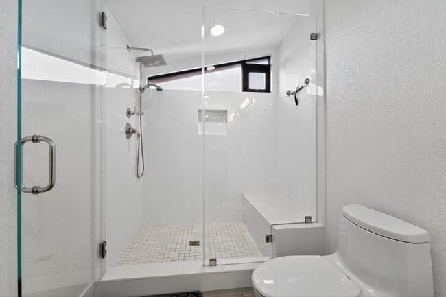 Building Photo - 1418 Innes Pl