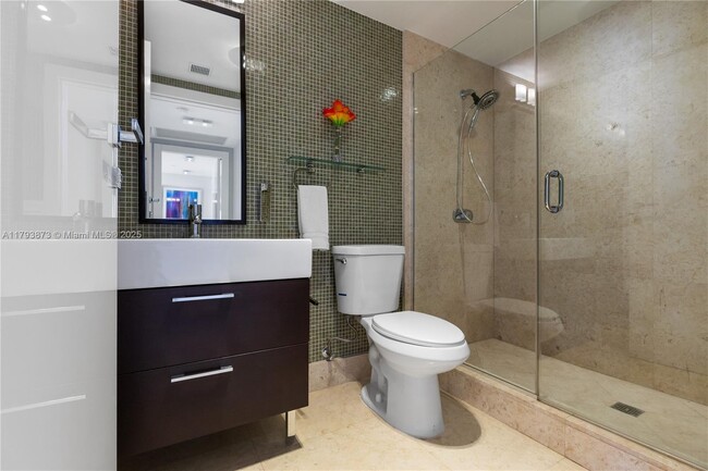 Building Photo - 5875 Collins Ave