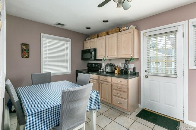 Building Photo - 250 N Rutherford Ave