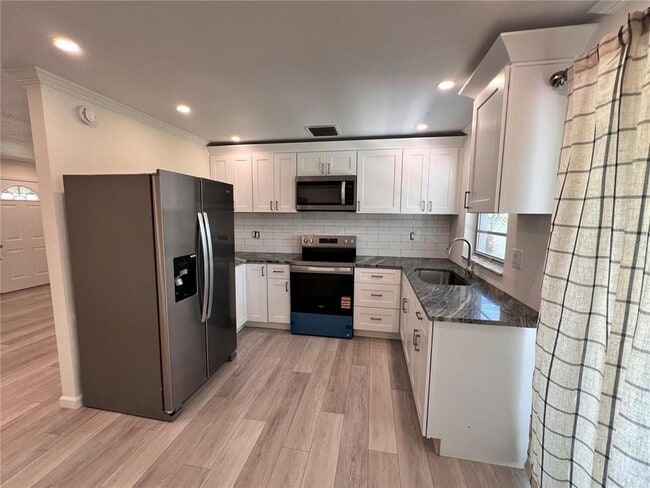 Building Photo - 3339 Van Nuys Loop