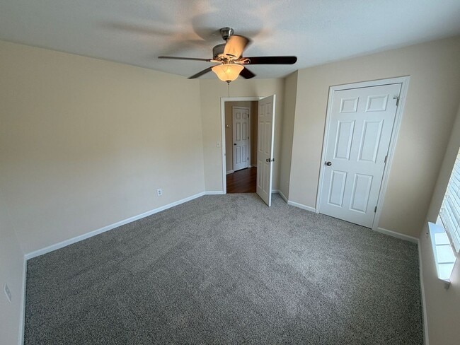 Building Photo - 205 Apa Way