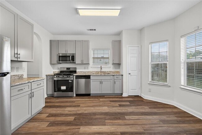 Building Photo - 6120 Hemperly Rd