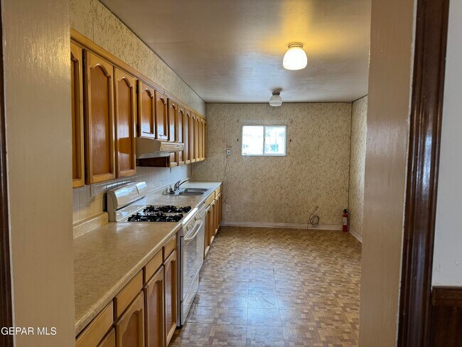 Building Photo - 9351 Carranza Dr
