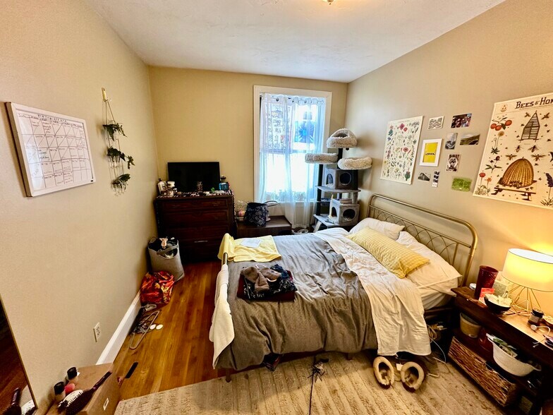 Building Photo - 17 Highgate St