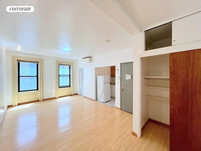 Primary Photo - 650 10th Ave
