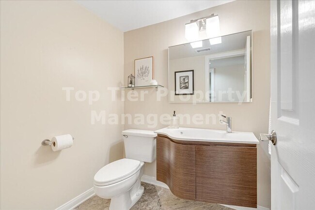 Building Photo - ***Beautiful 3 bed / 2.5 bath / 1,975 sqft House in the Vista/Shadowridge Neighborhood - Availabl...