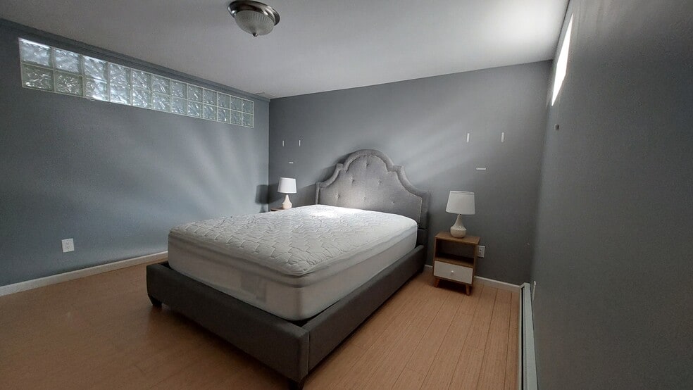 Building Photo - 324 Voter Hill Rd