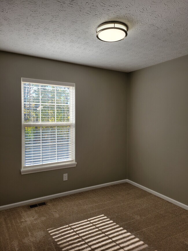 Building Photo - 12920 St Andrews Way