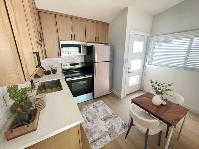 Interior Photo - 12759 Matteson Ave