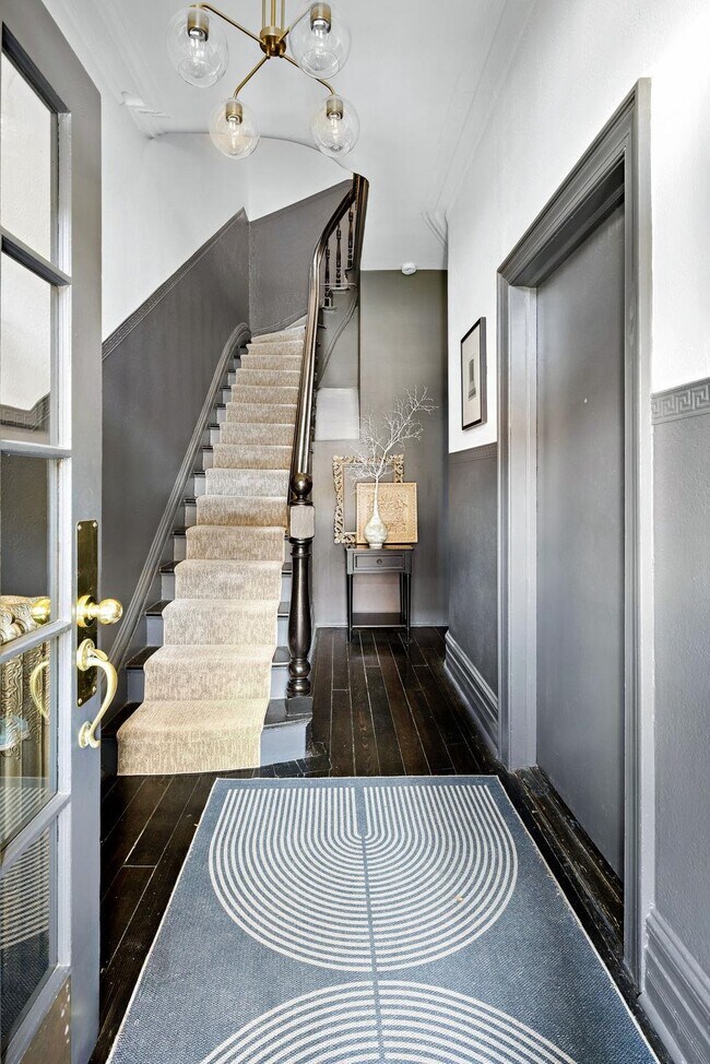 Building Photo - 937 Washington St