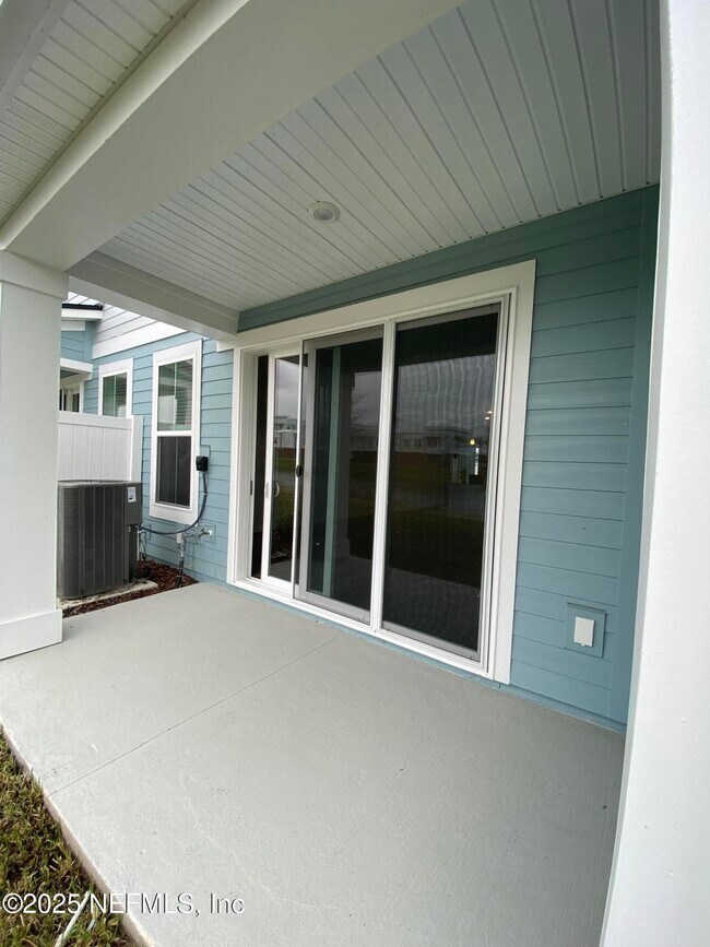 Building Photo - 269 Brandon Lks Dr