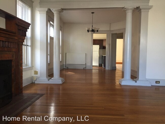 Building Photo - 1448-1450 Lake Dr SE