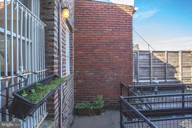 Building Photo - 1737 P St NW