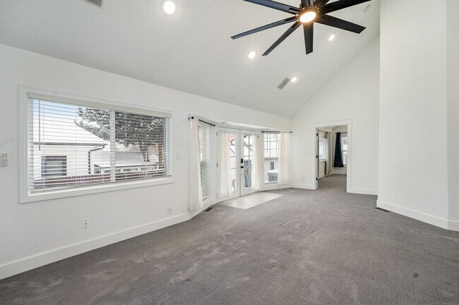 Building Photo - 4 Bed 2.5 Bath Available Now in Sloans Lake!