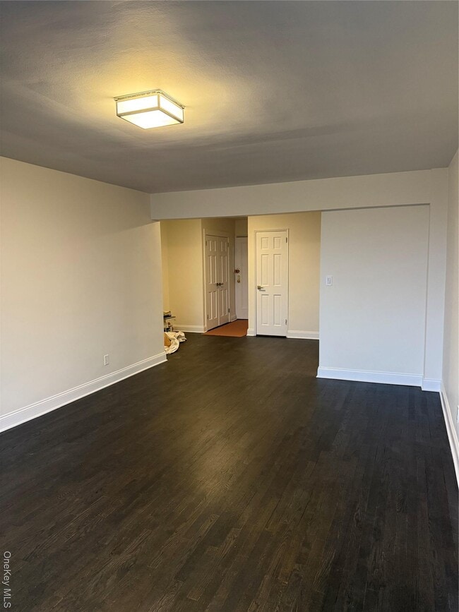 Building Photo - 555 McLean Ave