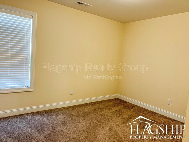 Building Photo - 118 Quail Hollow Dr