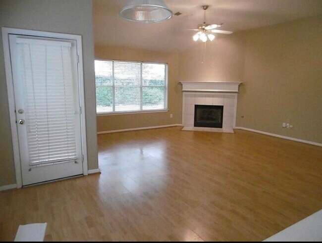 Building Photo - 1106 Kerri Ct