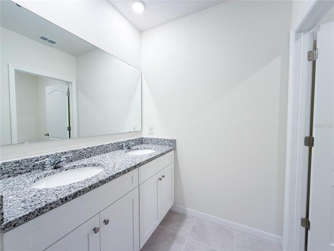 Building Photo - 2054 Tay Wes Dr