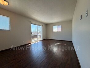 Building Photo - 321 Chestnut St