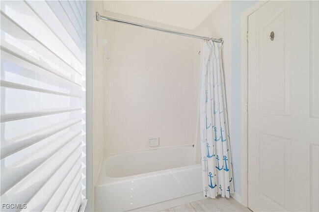 Building Photo - 915 New Waterford Dr