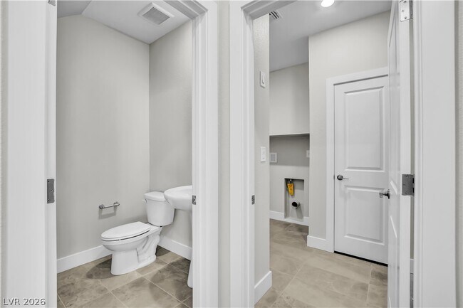 Building Photo - 6360 Pipers Brk Ln