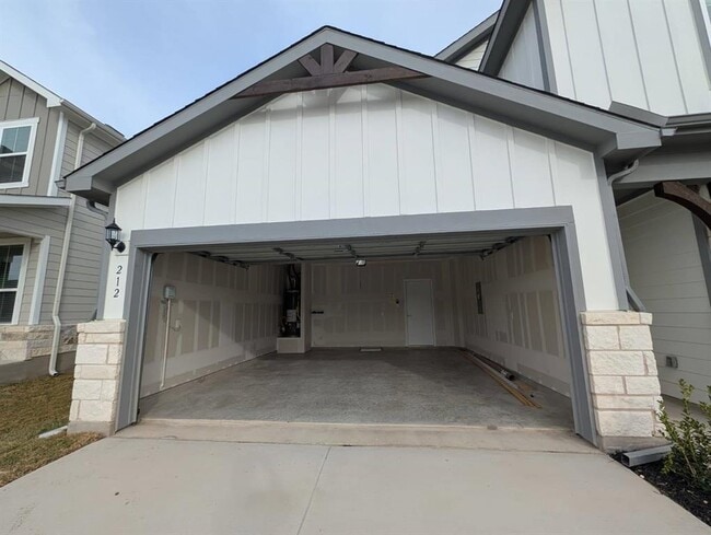 Building Photo - 212 Daniels Dusty Trl