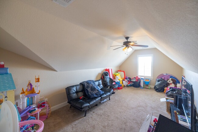 Building Photo - 7701 Florence Dr