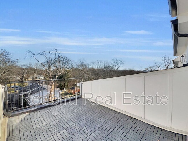 Building Photo - 2048 McKinley St