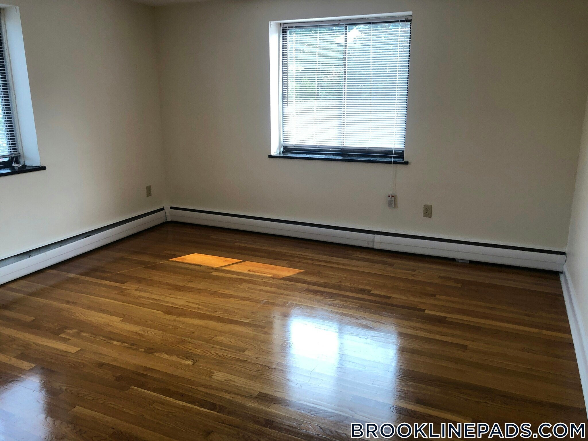 Building Photo - 222 Babcock St