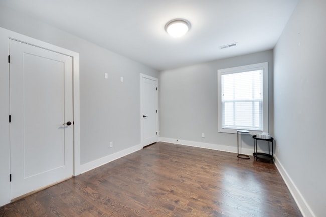Building Photo - 338 Vivelle Ave