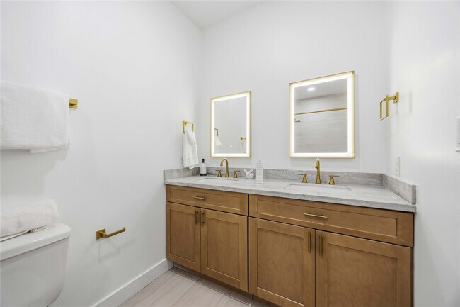 Building Photo - 7117 Springdale St