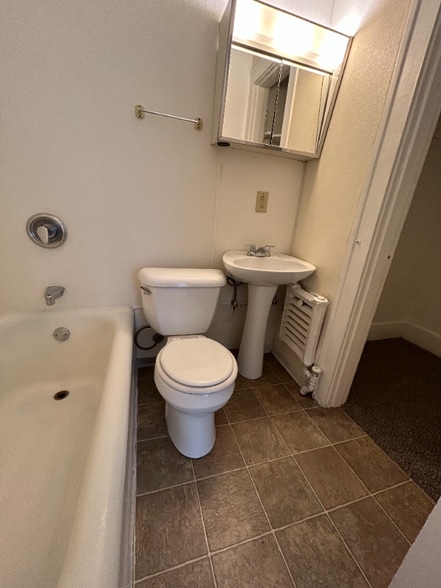 Building Photo - 520 2nd Ave S