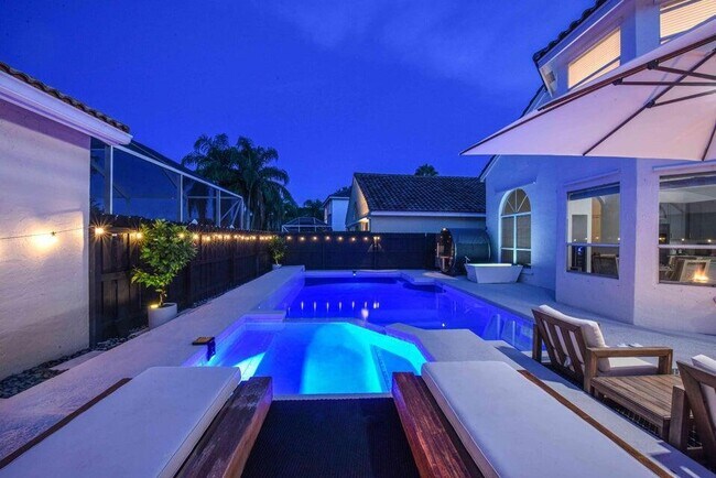 Building Photo - 6017 Newport Village Way