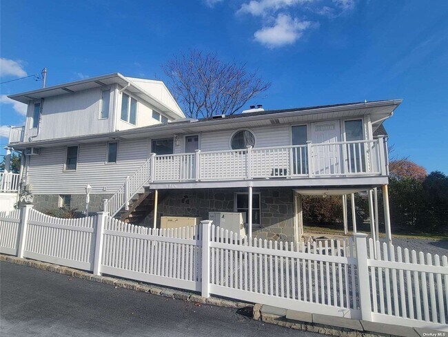 Building Photo - 319 Asharoken Ave