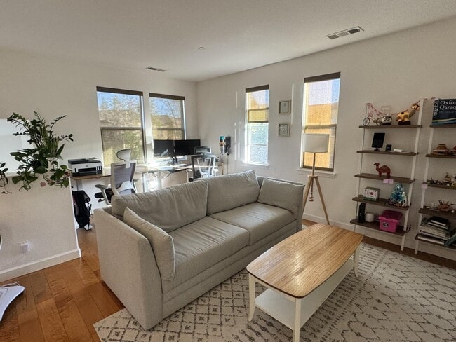 Building Photo - 579 Santa Rosalia Terrace