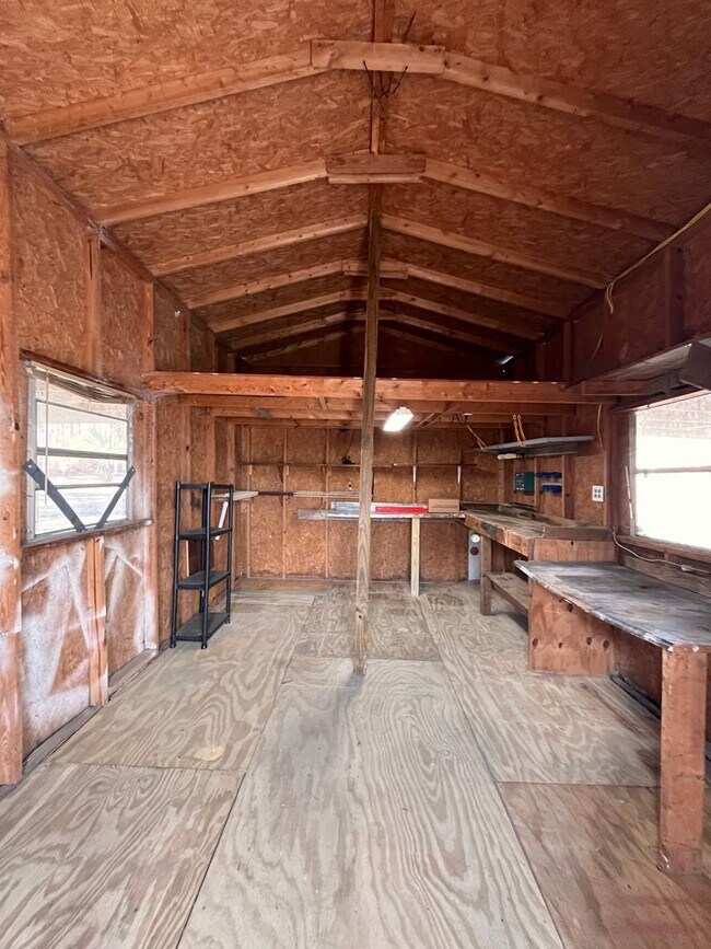 Building Photo - Mobile home in country setting