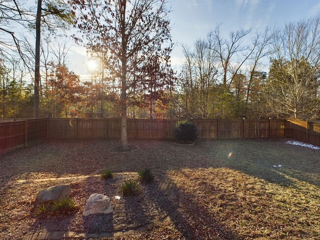 Building Photo - 6431 Kings Crest Ct