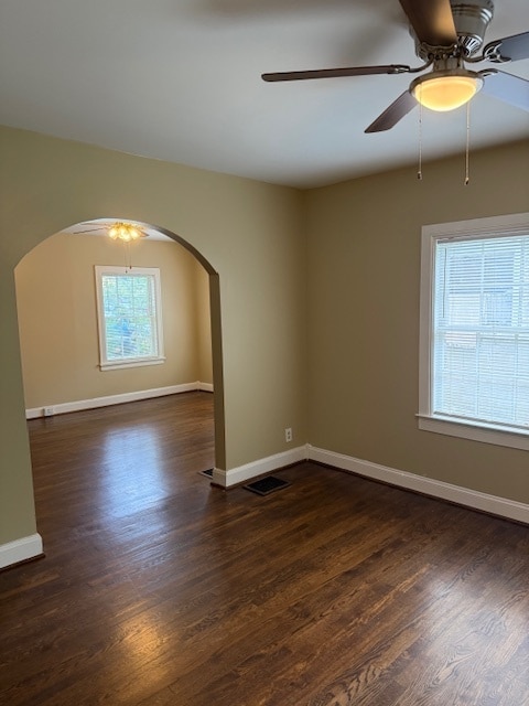 Building Photo - Charming cottage like home in wedgewood-ho...