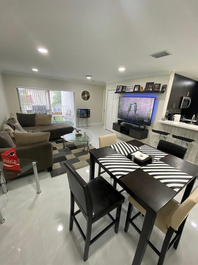 Building Photo - 4744 NW 114th Ave