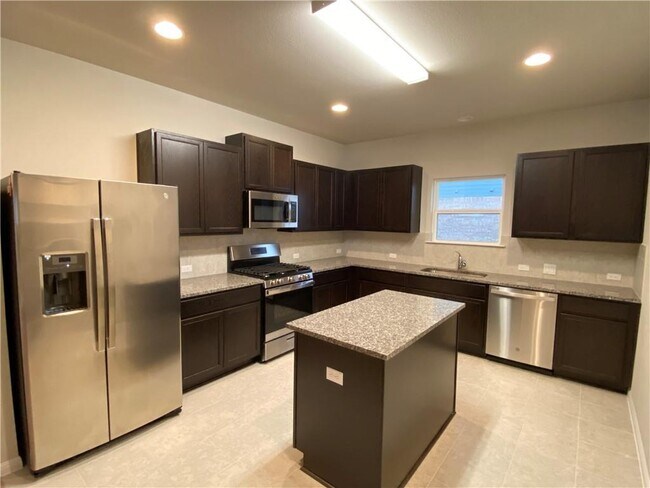 Building Photo - 8409 Looksee Ln