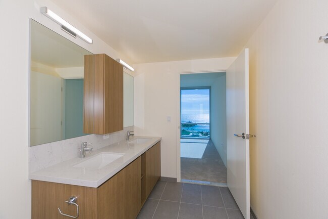 Building Photo - 1391 Kapiolani Blvd