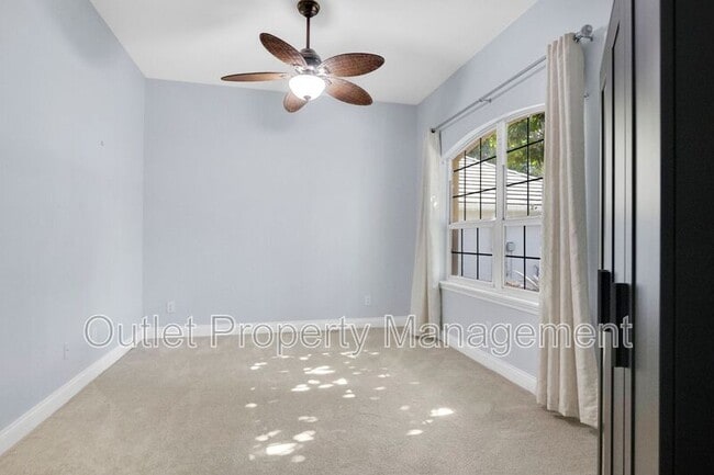 Building Photo - 10842 Woodchase Cir