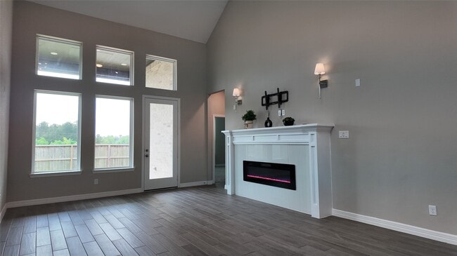 Building Photo - 360 Mallorn Ln